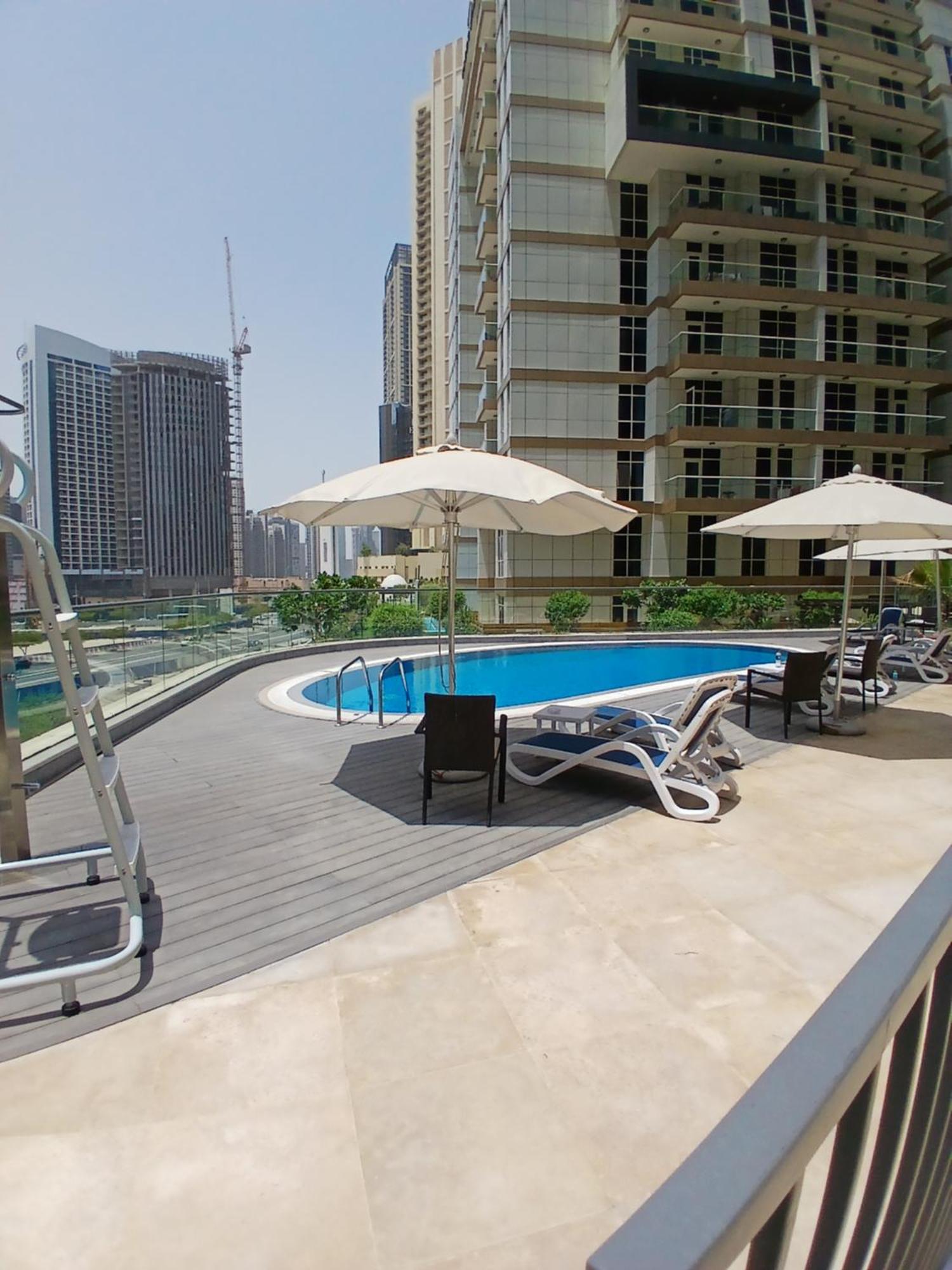 Elegant Escapes - Homely 1B In Dunya Tower Dubai Exterior photo